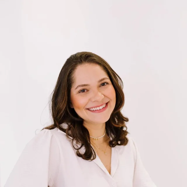 Dra. Débora Andrade